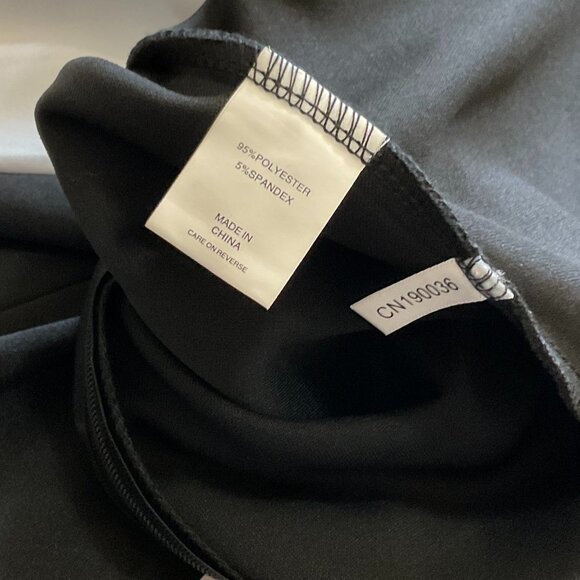 New York & Co Sleeveless V-Neck Colorblock Peplum Top, Black & White, Medium - Picture 6 of 8